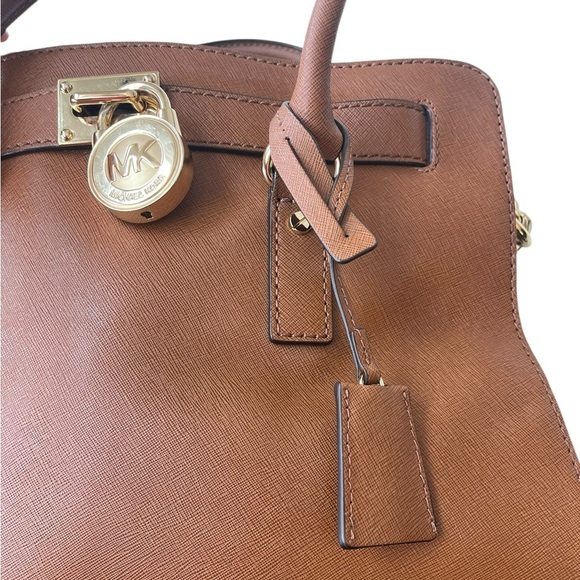 Michael Kors Hamilton large genuine leather purse lock and key charm luggage - Picture 12 of 16